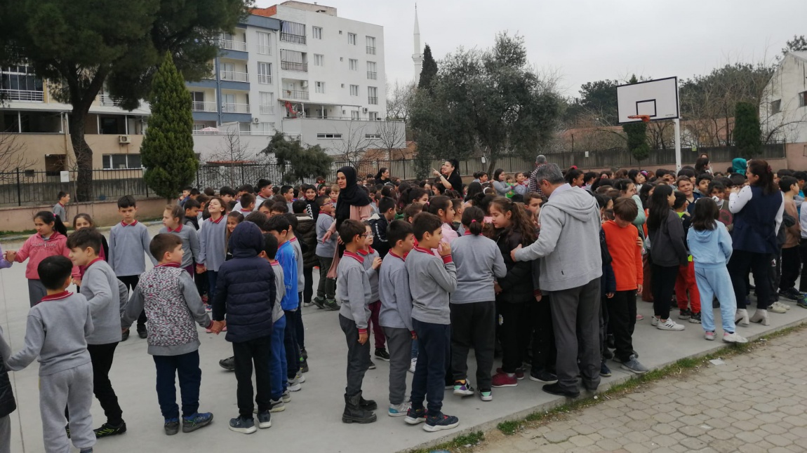 28 Şubat Sivil Savunma Haftası nedeniyle okulumuzda deprem tatbikatı yapıldı.